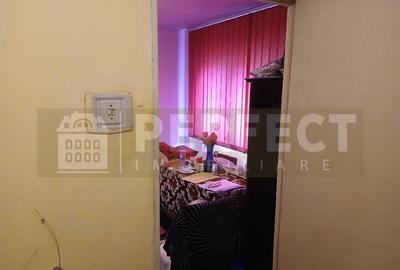 Apartament 2 camere, et.2/4 -Zarandului - 40.000 euro Apartament 2 camere, et.2/4 -Zarandului - 40.000 euro - 3
