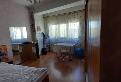 Apartament cu 3 camere decomandat în Central - 1
