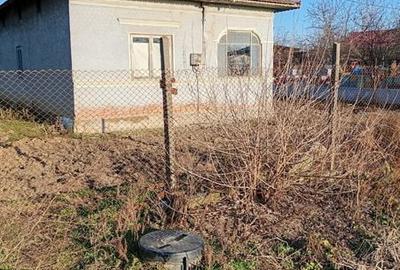 Casă cu 4 camere cu Teren 100 Mp în Radovanu - 1