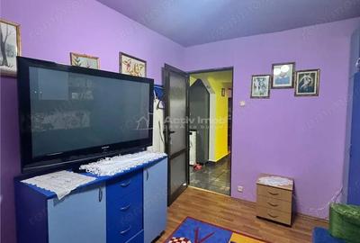 Apartament cu 3 camere decomandat în Gojdu - 4