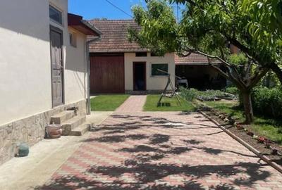 Casă cu Teren 700 Mp în Central