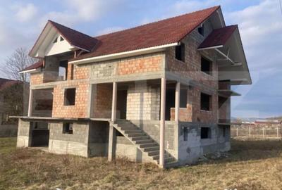 Casă cu 7 camere cu Teren 1106 Mp în Dej - 9