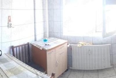 Apartament cu 2 camere semidecomandat în Ghencea