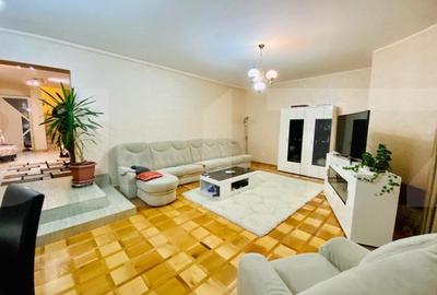 Casă individuală cu 10 camere în Zorilor