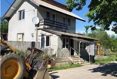 Casa de vanzare, cu 3 camere, 100 m2, teren 5 arii, zona Ciceu-Corabia - 2