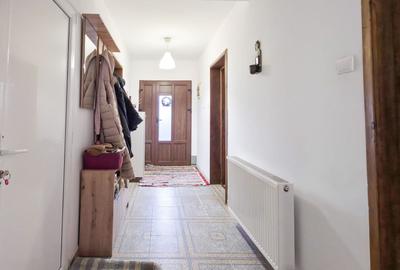 Casă individuală cu 11 camere cu Canalizare în Dragomirești-Deal - 8