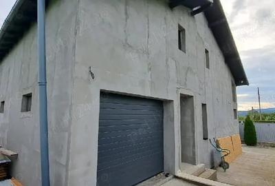 Casă cu Teren 400 Mp în Central - 4