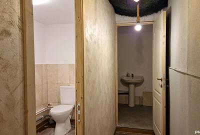 Inchiriez modul 1 locatie stradala cu vad deosebit - 3