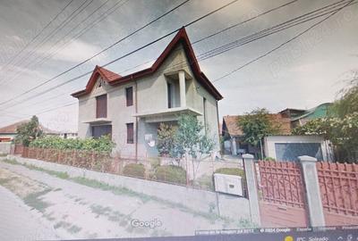 Casă cu 4 camere în Central - 1