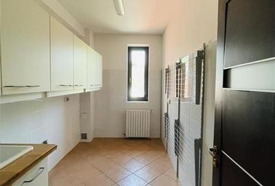 Casă cu 8 camere cu Teren 652 Mp în Sisești - 15