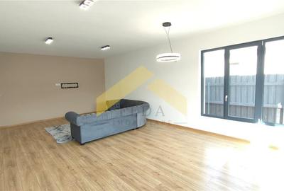 Casa la sol 4 camere de vanzare in cartierul Westfield - 11