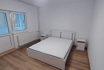 Apartament cu 3 camere decomandat în Vitan - 1