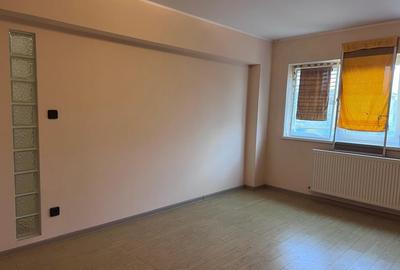 Apartament cu 2 camere decomandat în 22 Decembrie - 6