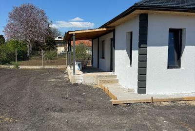 Casă cu 4 camere în Central - 2