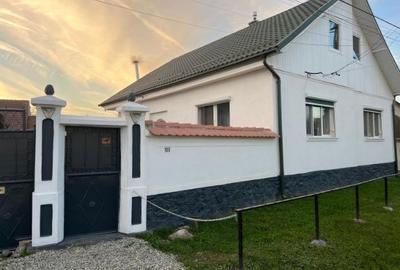 Casă cu 2 camere cu Teren 1800 Mp în Porumbacu de Sus - 1