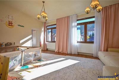 FILM! Eleganta si confort, in cetatea istorica a Brasovului, vedere spre Tampa - 14