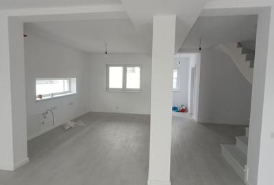 Duplex cu 4 camere cu Canalizare în Cetate - 1