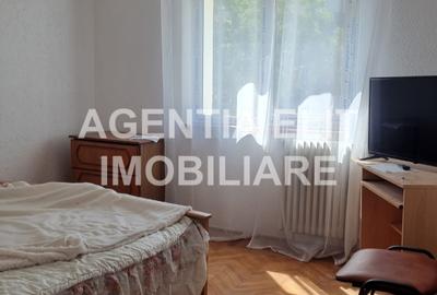Apartament cu 2 camere decomandat, mobilat în Central