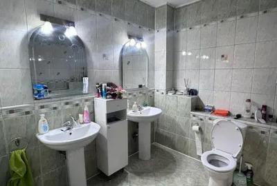 Casă cu Teren 2500 Mp în Siret - 8