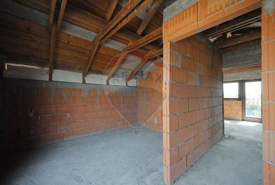 Casa cu 6 camere de vanzare -la rosu- in Gepiu, judetul Bihor - 14