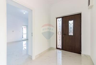 Casa / Vila in centrul orasului Buftea, autobuz, hipermarket, piata - 4