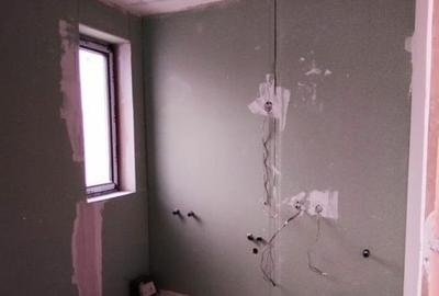 Casă individuală cu 4 camere cu Canalizare în 1 Decembrie - 6