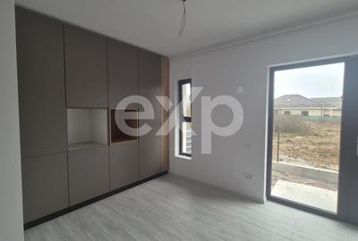 Casă cu 4 camere cu Canalizare în Trivale - 3