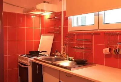 De vanzare apartament 2 camere decomandat - 2