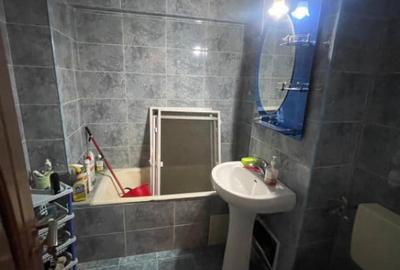 Apartament cu 3 camere decomandat în Sărari - 9