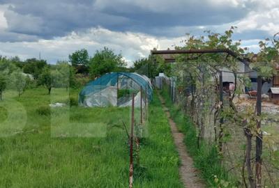 Casă cu 6 camere cu Teren 2800 Mp în Abator - 2