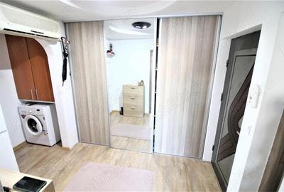 Apartament cu 2 camere decomandat în Micro 20 - 9