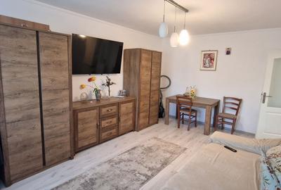Apartament cu 3 camere decomandat în Poarta 6 - 2