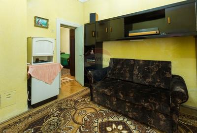 Doua Case de vanzare cu 5 camere + 3 camere,  stradal in Bran! - 12