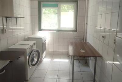 1 Decembrie 1918 metrou Ozana, BL. REABILITAT,3/10,decomandat,balcon,renovat. - 2