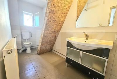 Casă cu 6 camere cu Teren 300 Mp în Central - 9