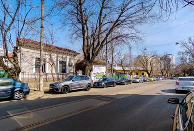 Casă individuală cu 6 camere cu Teren 420 Mp în P-ța Victoriei - 21