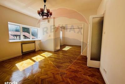 Apartament cu 3 camere în Centrul Civic