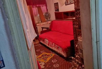 Casă cu 3 camere cu Teren 200 Mp în Central - 1