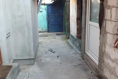 Vand urgent casa la curte - langa statia de metrou Piata Muncii !!! - 10