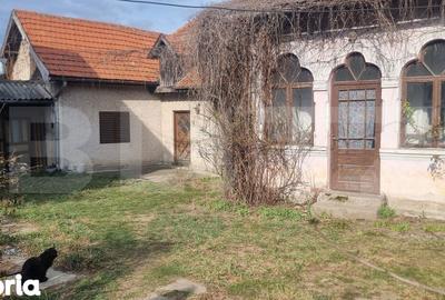 Casă cu 4 camere cu Teren 3800 Mp în Central - 12