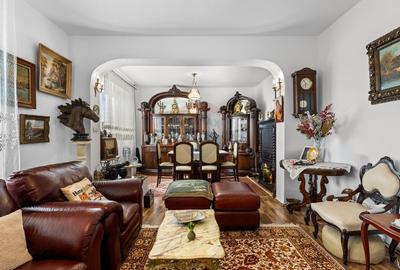 Apartament cu 4 camere decomandat, mobilat în Romanilor