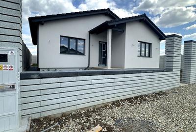 Casă cu 4 camere în Central - 2