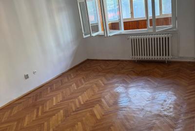 Apartament cu 2 camere decomandat în Tudor - 1