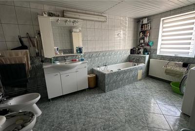 Casă individuală cu 6 camere cu Canalizare în Aeroport - 11