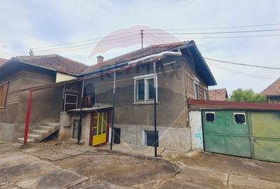 Casă cu 3 camere cu Teren 533 Mp în Central - 11
