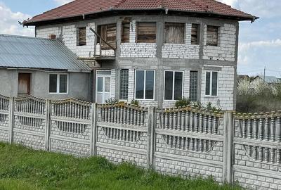 Casă cu Teren 3500 Mp în Rast - 4