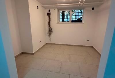 Vând spațiu comercial (SAD) ultracentral – 90 mp utili Vând spațiu comercial (SAD) ultracentral – 90 mp utili - 3