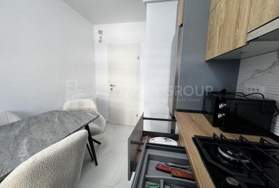 Apartament cu 3 camere decomandat, mobilat în Tractorul - 8