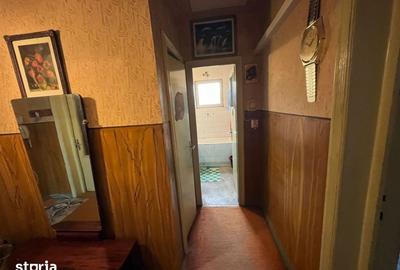 Apartament cu 3 camere decomandat în 1 Mai - 9