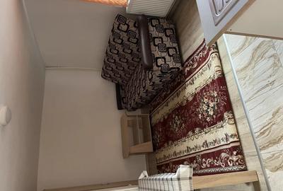 Inchiriez o camera cu baie - 4